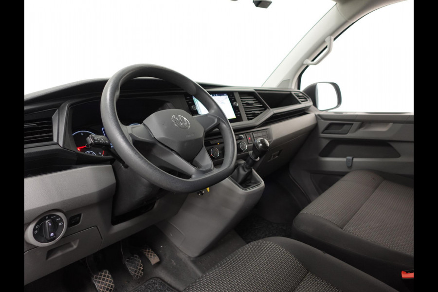 Volkswagen Transporter 2.0 TDI L2H1 102pk Airco Cruisecontrol Navigatie Apple Carplay parkeersensoren