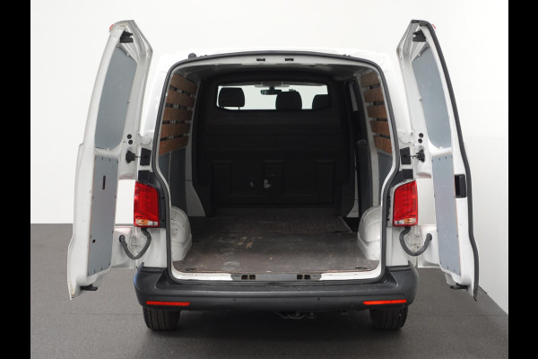 Volkswagen Transporter 2.0 TDI L2H1 102pk Airco Cruisecontrol Navigatie Apple Carplay parkeersensoren