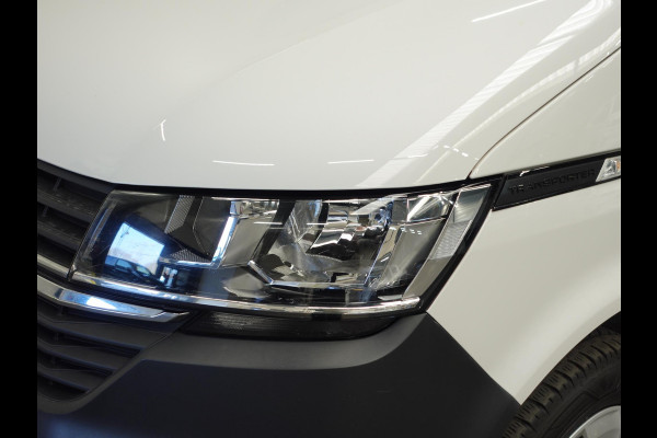 Volkswagen Transporter 2.0 TDI L2H1 102pk Airco Cruisecontrol Navigatie Apple Carplay parkeersensoren