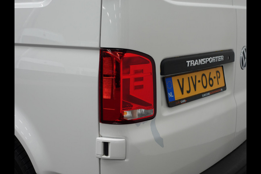 Volkswagen Transporter 2.0 TDI L2H1 102pk Airco Cruisecontrol Navigatie Apple Carplay parkeersensoren