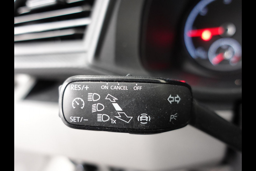 Volkswagen Transporter 2.0 TDI L2H1 102pk Airco Cruisecontrol Navigatie Apple Carplay parkeersensoren