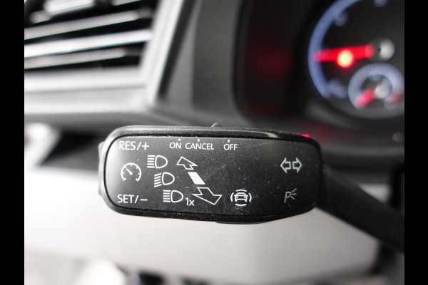 Volkswagen Transporter 2.0 TDI L2H1 102pk Airco Cruisecontrol Navigatie Apple Carplay parkeersensoren