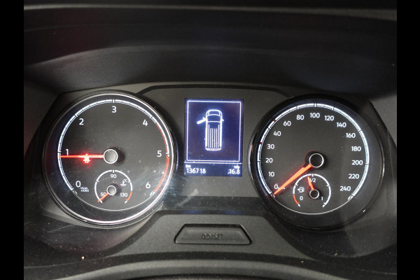 Volkswagen Transporter 2.0 TDI L2H1 102pk Airco Cruisecontrol Navigatie Apple Carplay parkeersensoren