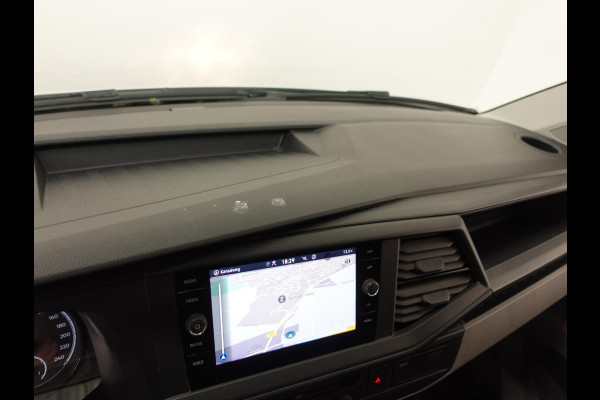 Volkswagen Transporter 2.0 TDI L2H1 102pk Airco Cruisecontrol Navigatie Apple Carplay parkeersensoren