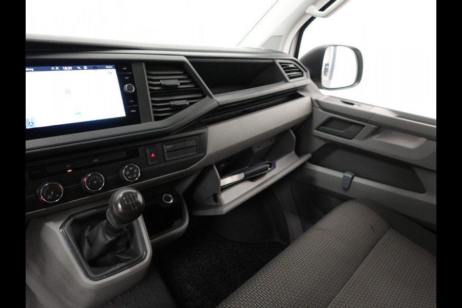 Volkswagen Transporter 2.0 TDI L2H1 102pk Airco Cruisecontrol Navigatie Apple Carplay parkeersensoren