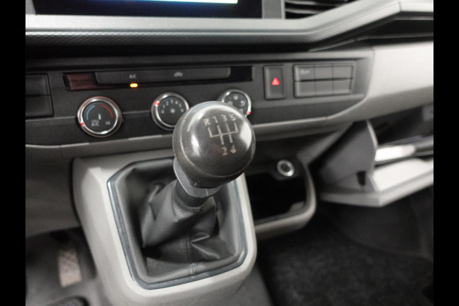 Volkswagen Transporter 2.0 TDI L2H1 102pk Airco Cruisecontrol Navigatie Apple Carplay parkeersensoren