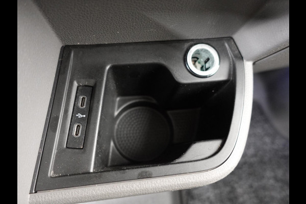 Volkswagen Transporter 2.0 TDI L2H1 102pk Airco Cruisecontrol Navigatie Apple Carplay parkeersensoren