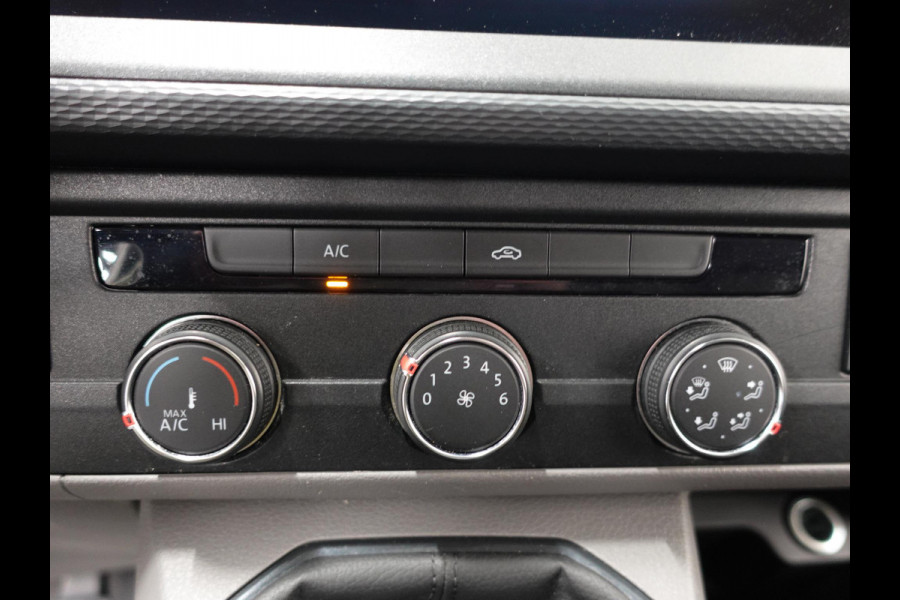 Volkswagen Transporter 2.0 TDI L2H1 102pk Airco Cruisecontrol Navigatie Apple Carplay parkeersensoren