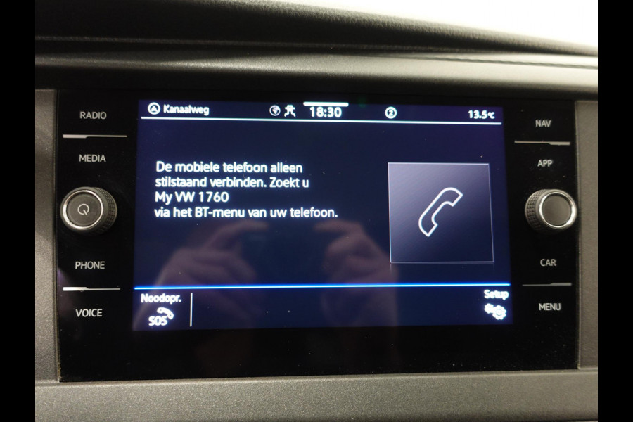 Volkswagen Transporter 2.0 TDI L2H1 102pk Airco Cruisecontrol Navigatie Apple Carplay parkeersensoren