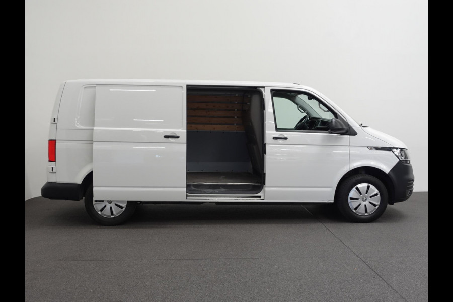 Volkswagen Transporter 2.0 TDI L2H1 102pk Airco Cruisecontrol Navigatie Apple Carplay parkeersensoren