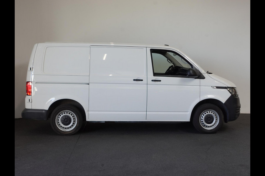 Volkswagen Transporter 2.0 TDI L1H1 Navigatie Apple carplay Cruise Control Parkeersensoren Airco Euro6