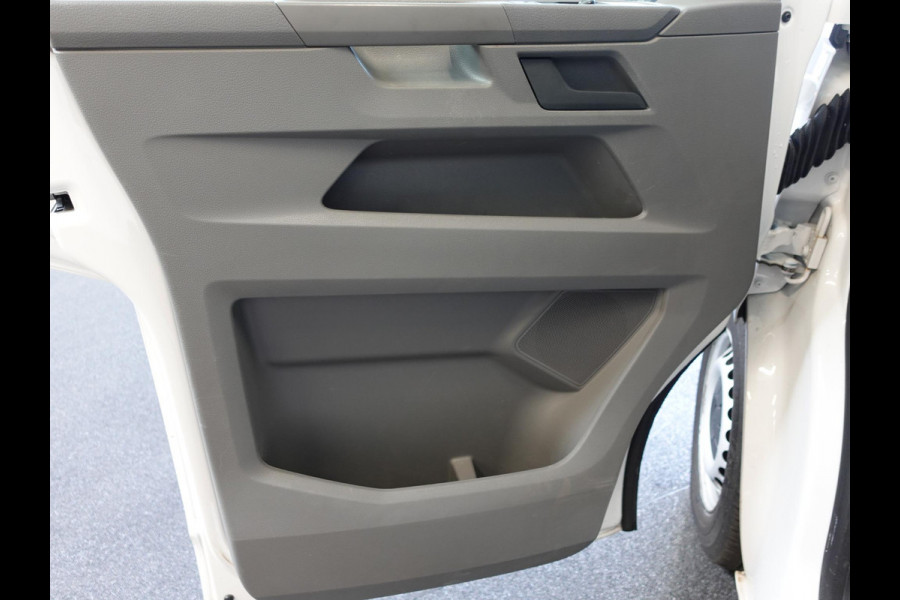 Volkswagen Transporter 2.0 TDI L1H1 Navigatie Apple carplay Cruise Control Parkeersensoren Airco Euro6