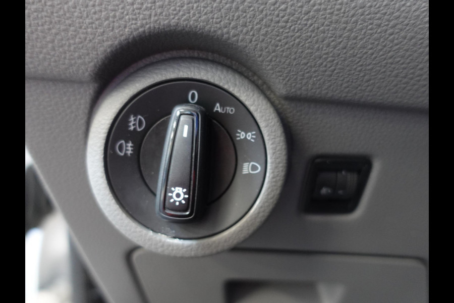 Volkswagen Transporter 2.0 TDI L1H1 Navigatie Apple carplay Cruise Control Parkeersensoren Airco Euro6