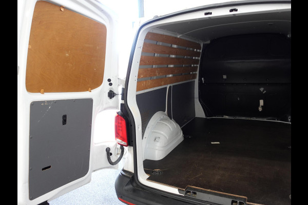 Volkswagen Transporter 2.0 TDI L1H1 Navigatie Apple carplay Cruise Control Parkeersensoren Airco Euro6