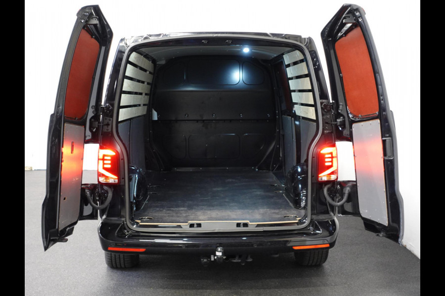 Volkswagen Transporter 150pk Automaat L2H1 High line Airco Cruise Navi Parkeersensoren