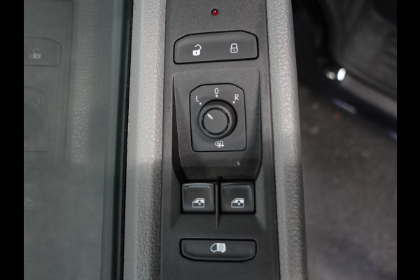 Volkswagen Transporter 150pk Automaat L2H1 High line Airco Cruise Navi Parkeersensoren