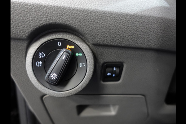 Volkswagen Transporter 150pk Automaat L2H1 High line Airco Cruise Navi Parkeersensoren