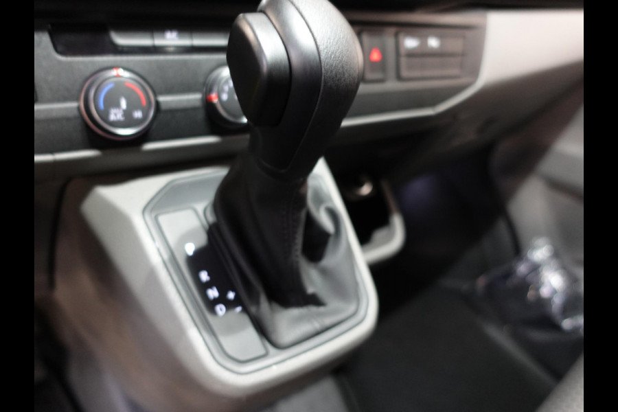 Volkswagen Transporter 150pk Automaat L2H1 High line Airco Cruise Navi Parkeersensoren