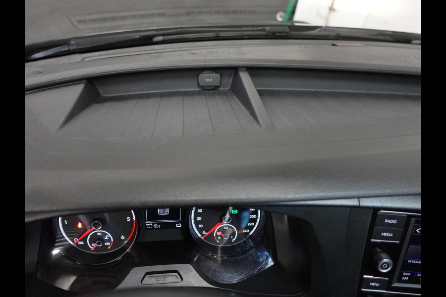 Volkswagen Transporter 150pk Automaat L2H1 High line Airco Cruise Navi Parkeersensoren