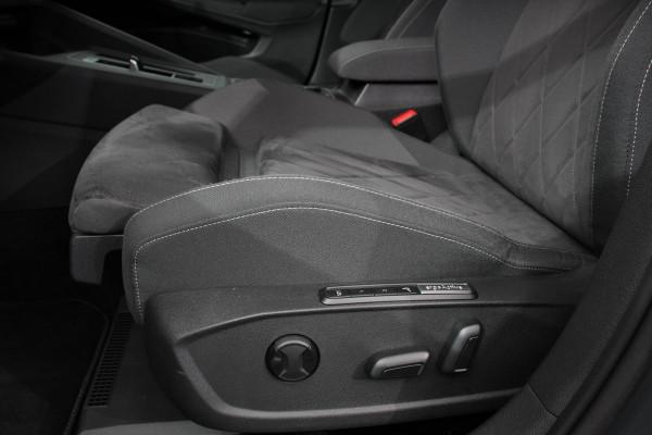 Volkswagen Golf 1.5 eTSI 150pk DSG Style Demo! | Navigatie | Climate control | Camera | PDSC | DAB | Led | Adaptive Cruise control