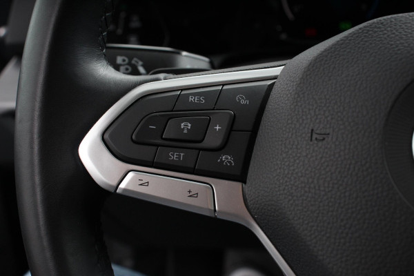 Volkswagen Golf 1.5 eTSI 150pk DSG Style Demo! | Navigatie | Climate control | Camera | PDSC | DAB | Led | Adaptive Cruise control