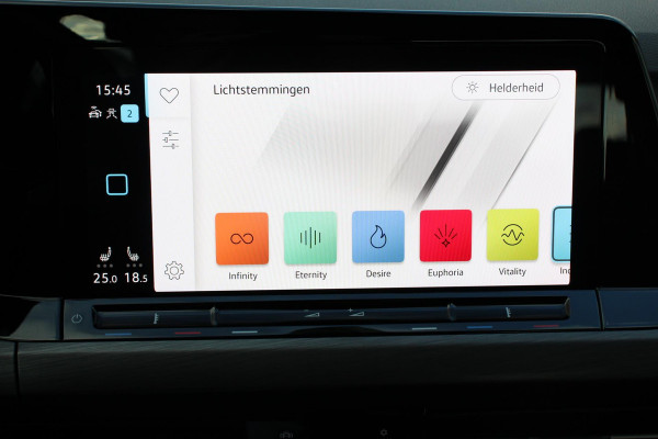 Volkswagen Golf 1.5 eTSI 150pk DSG Style Demo! | Navigatie | Climate control | Camera | PDSC | DAB | Led | Adaptive Cruise control