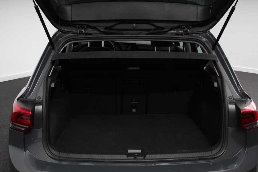 Volkswagen Golf 1.5 eTSI 150pk DSG Style Demo! | Navigatie | Climate control | Camera | PDSC | DAB | Led | Adaptive Cruise control