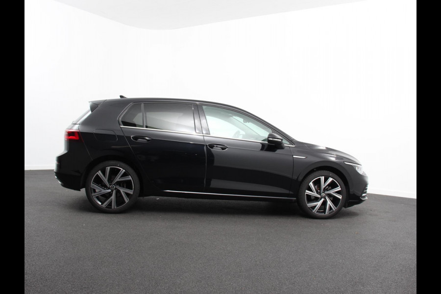 Volkswagen Golf 1.5 eTSI 150pk DSG Style Climate control Adaptive cruise control Navigatie LED Sfeerverlichting Voorstoelen verwarmd Apple Carplay/ Android Auto Lichtmetalen Velgen