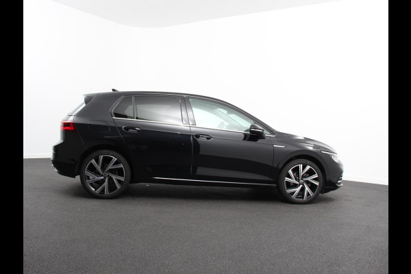 Volkswagen Golf 1.5 eTSI 150pk DSG Style Climate control Adaptive cruise control Navigatie LED Sfeerverlichting Voorstoelen verwarmd Apple Carplay/ Android Auto Lichtmetalen Velgen