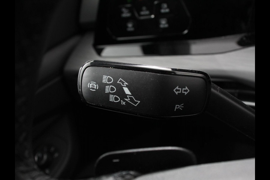 Volkswagen Golf 1.5 eTSI 150pk DSG Style Climate control Adaptive cruise control Navigatie LED Sfeerverlichting Voorstoelen verwarmd Apple Carplay/ Android Auto Lichtmetalen Velgen