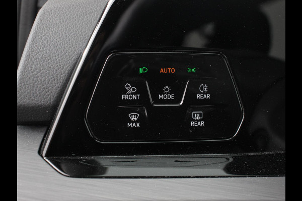 Volkswagen Golf 1.5 eTSI 150pk DSG Style Climate control Adaptive cruise control Navigatie LED Sfeerverlichting Voorstoelen verwarmd Apple Carplay/ Android Auto Lichtmetalen Velgen