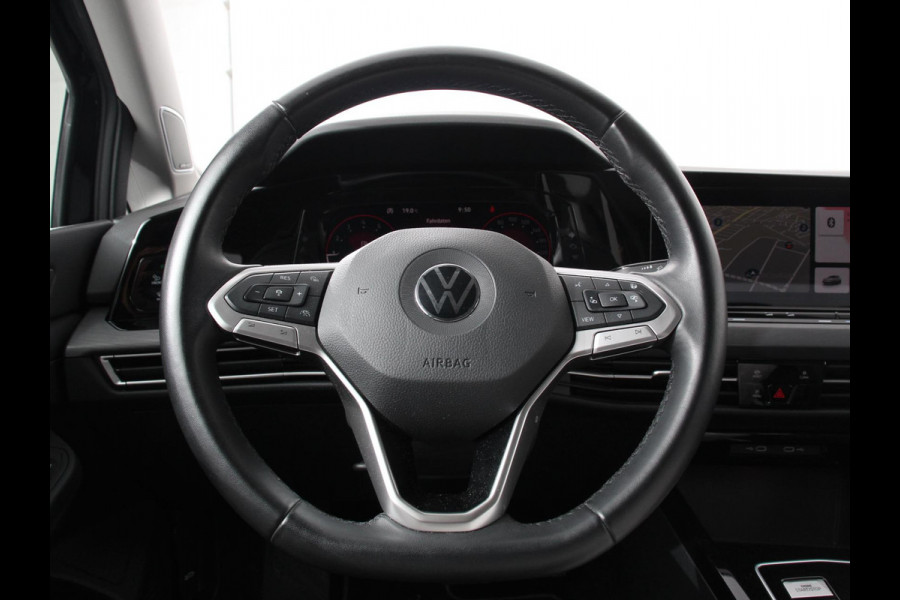 Volkswagen Golf 1.5 eTSI 150pk DSG Style Climate control Adaptive cruise control Navigatie LED Sfeerverlichting Voorstoelen verwarmd Apple Carplay/ Android Auto Lichtmetalen Velgen