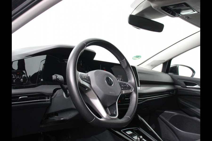 Volkswagen Golf 1.5 eTSI 150pk DSG Style Climate control Adaptive cruise control Navigatie LED Sfeerverlichting Voorstoelen verwarmd Apple Carplay/ Android Auto Lichtmetalen Velgen