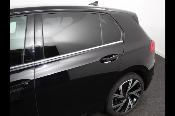 Volkswagen Golf 1.5 eTSI 150pk DSG Style Climate control Adaptive cruise control Navigatie LED Sfeerverlichting Voorstoelen verwarmd Apple Carplay/ Android Auto Lichtmetalen Velgen
