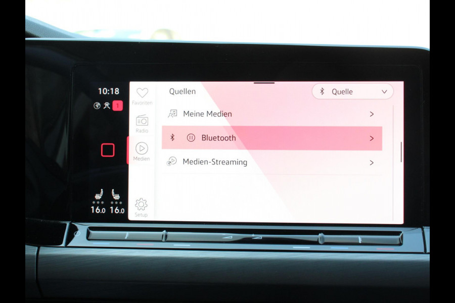 Volkswagen Golf 1.5 eTSI 150pk DSG Style Climate control Adaptive cruise control Navigatie LED Sfeerverlichting Voorstoelen verwarmd Apple Carplay/ Android Auto Lichtmetalen Velgen