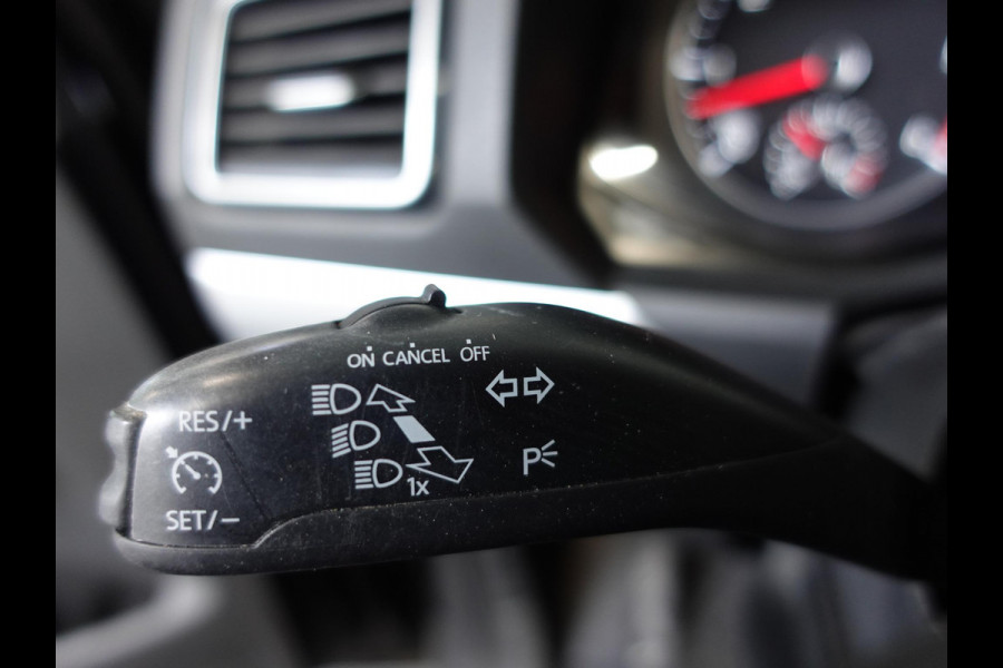 Volkswagen Amarok 3.0 TDI 4Motion Highline Automaat Airco Bluetooth Cruise Navi PDC