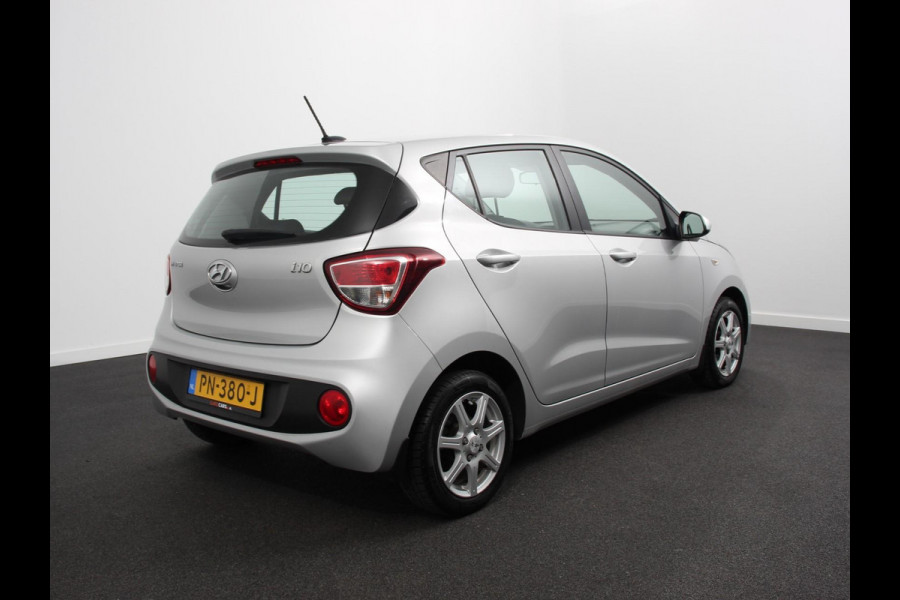 Hyundai i10 1.0i Comfort Airco Cruise control Navigatie Lichtmetalen velgen Radio Apple Carplay/ Android auto