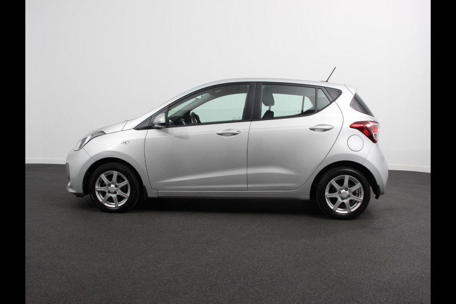 Hyundai i10 1.0i Comfort Airco Cruise control Navigatie Lichtmetalen velgen Radio Apple Carplay/ Android auto