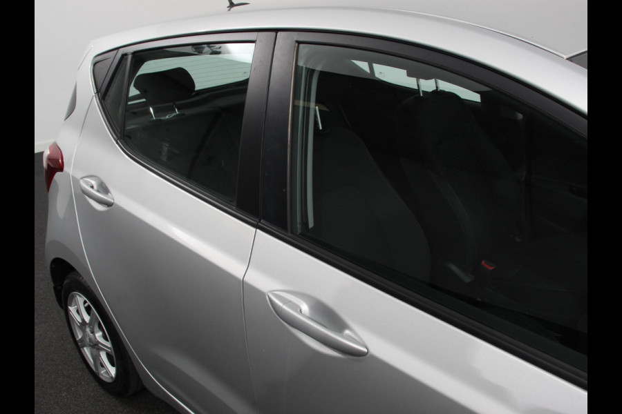 Hyundai i10 1.0i Comfort Airco Cruise control Navigatie Lichtmetalen velgen Radio Apple Carplay/ Android auto