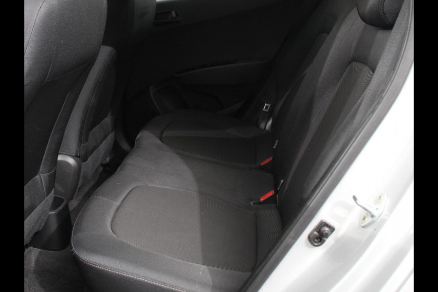Hyundai i10 1.0i Comfort Airco Cruise control Navigatie Lichtmetalen velgen Radio Apple Carplay/ Android auto