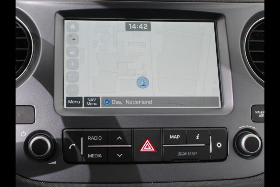 Hyundai i10 1.0i Comfort Airco Cruise control Navigatie Lichtmetalen velgen Radio Apple Carplay/ Android auto