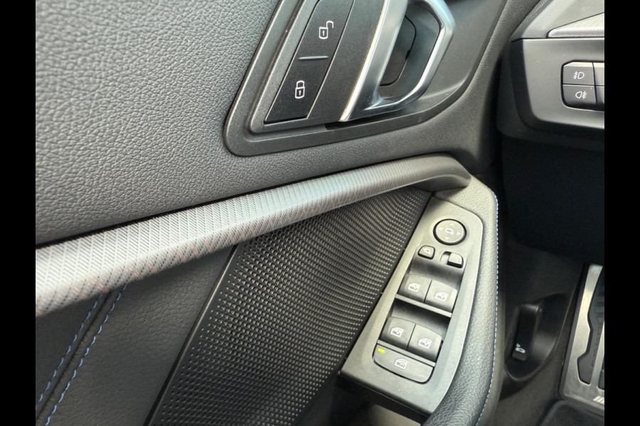 BMW 1-serie 118i - M pakket - Automaat - Panodak - Navi - Org.NL