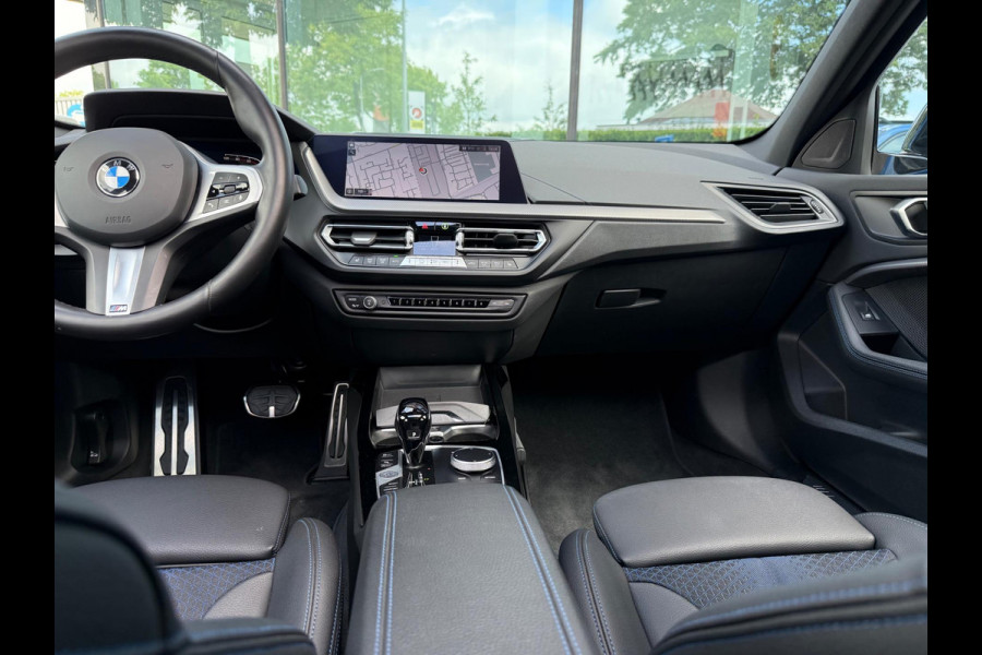 BMW 1-serie 118i - M pakket - Automaat - Panodak - Navi - Org.NL