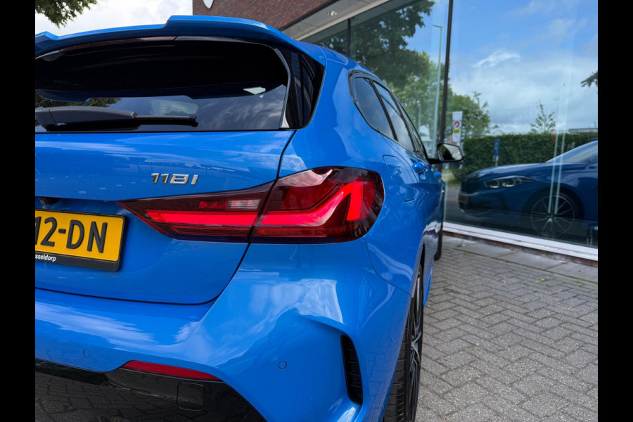 BMW 1-serie 118i - M pakket - Automaat - Panodak - Navi - Org.NL