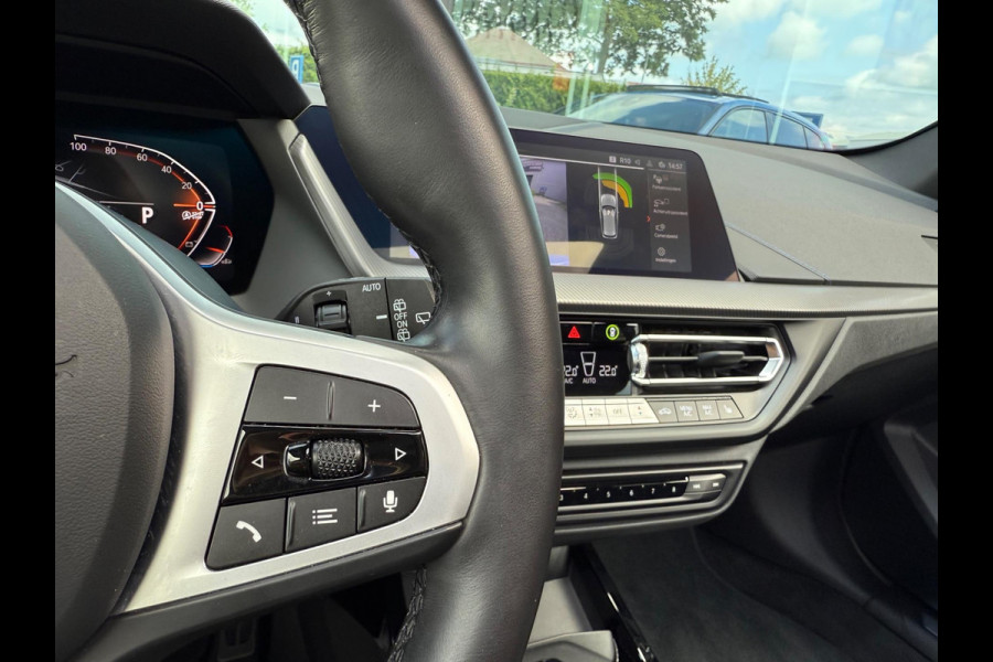 BMW 1-serie 118i - M pakket - Automaat - Panodak - Navi - Org.NL
