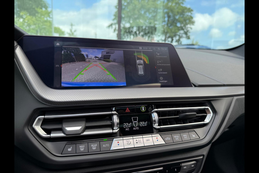 BMW 1-serie 118i - M pakket - Automaat - Panodak - Navi - Org.NL