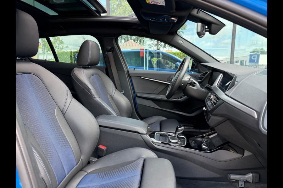 BMW 1-serie 118i - M pakket - Automaat - Panodak - Navi - Org.NL
