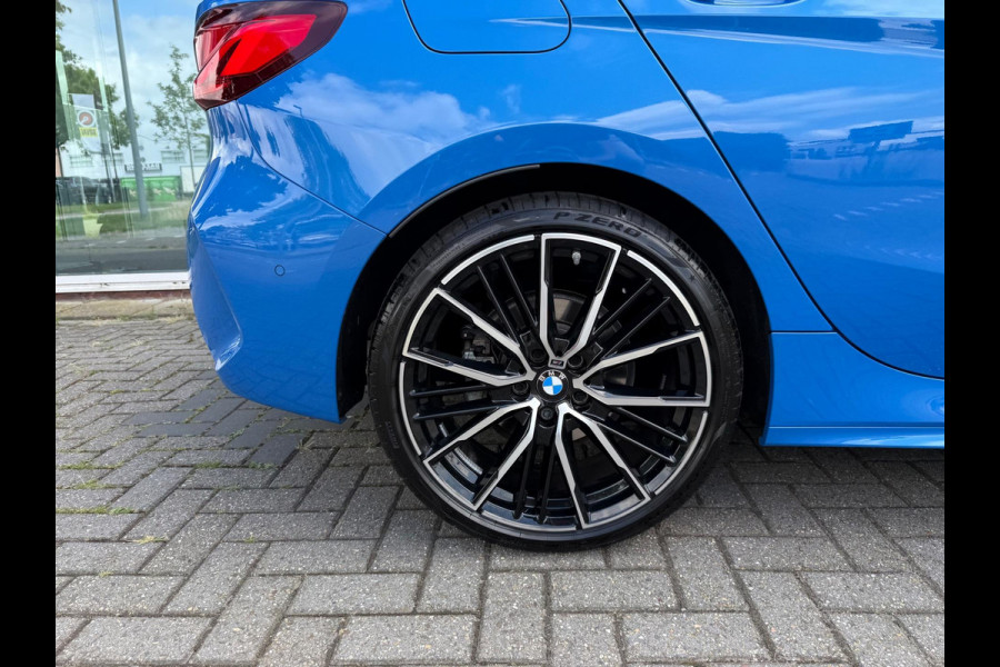 BMW 1-serie 118i - M pakket - Automaat - Panodak - Navi - Org.NL
