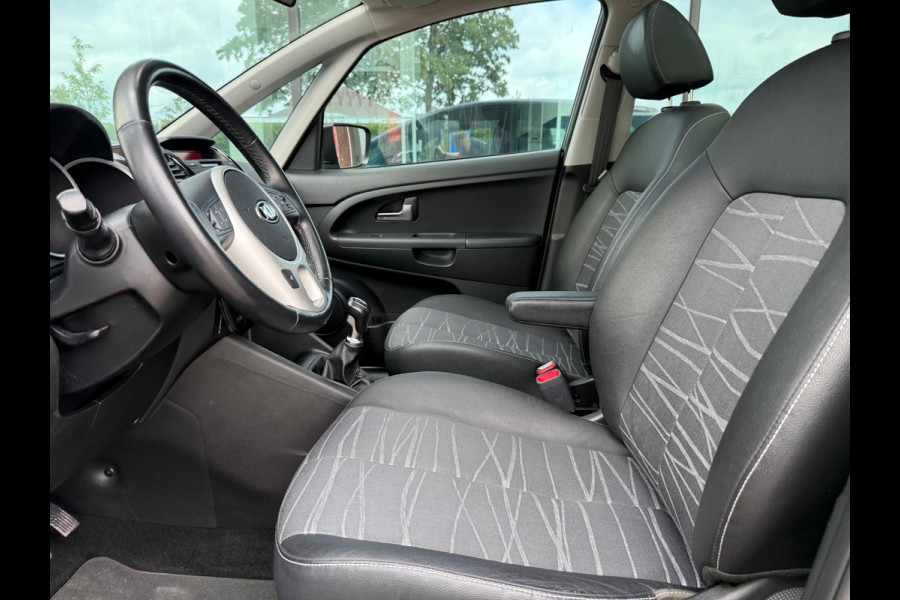 Kia Venga 1.4 CVVT Summer Edition - Navi - Camera - Schuif/panodak - Org.NL