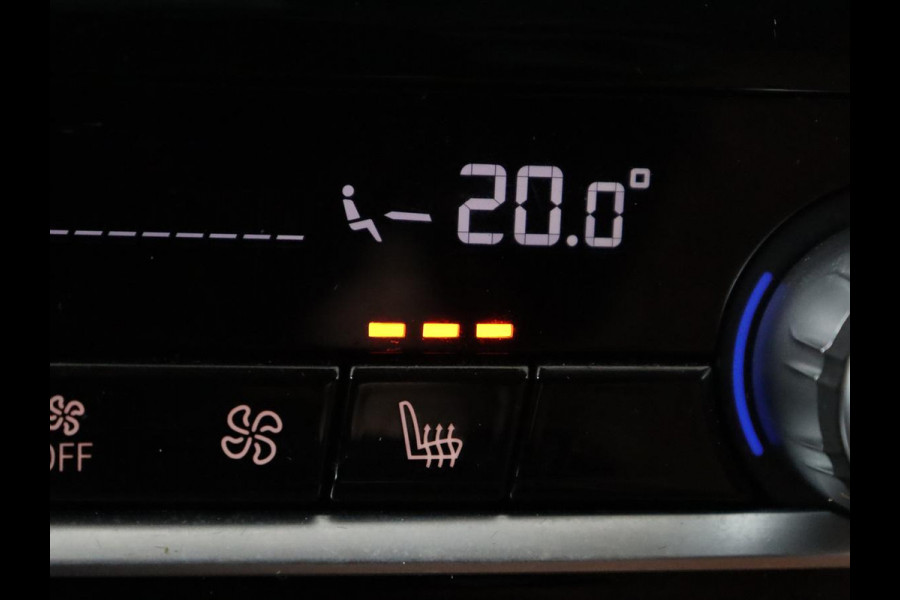 BMW 5 Serie 520e Business Edition Plus | Adaptive cruise | 360 Camera | Luxury Line | Trekhaak | Laserlight | Leder | Stoelverwarming | Live Cockpit | Navigatie | Keyless